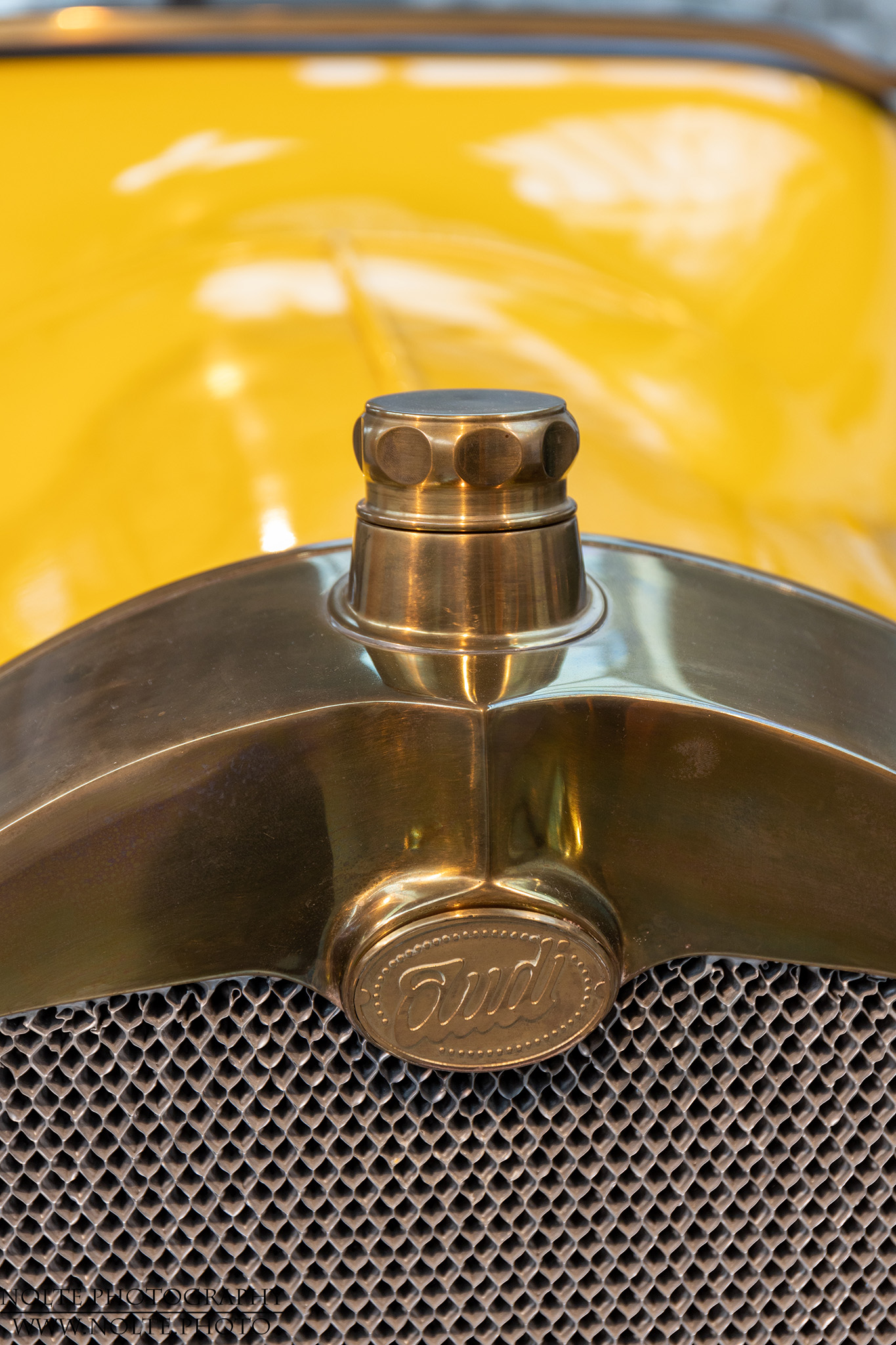 Kühlerverschluss eines frühen Audi